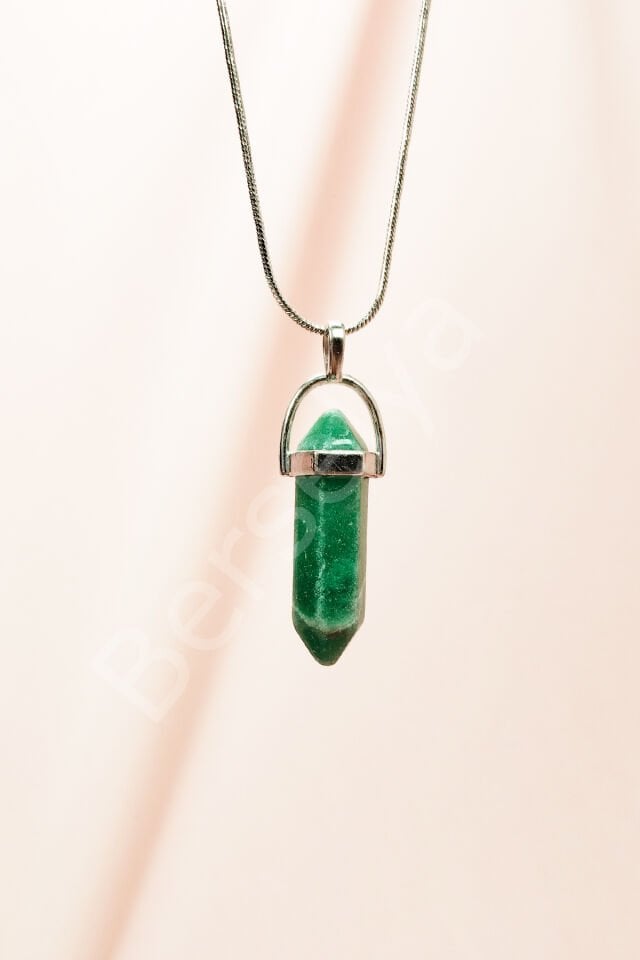 Yeşim Doğal Taşı Zincirli El Yapımı Tasarımlı Kolye Uç: 3,5 cm Zincir: 20 cm Kutulu