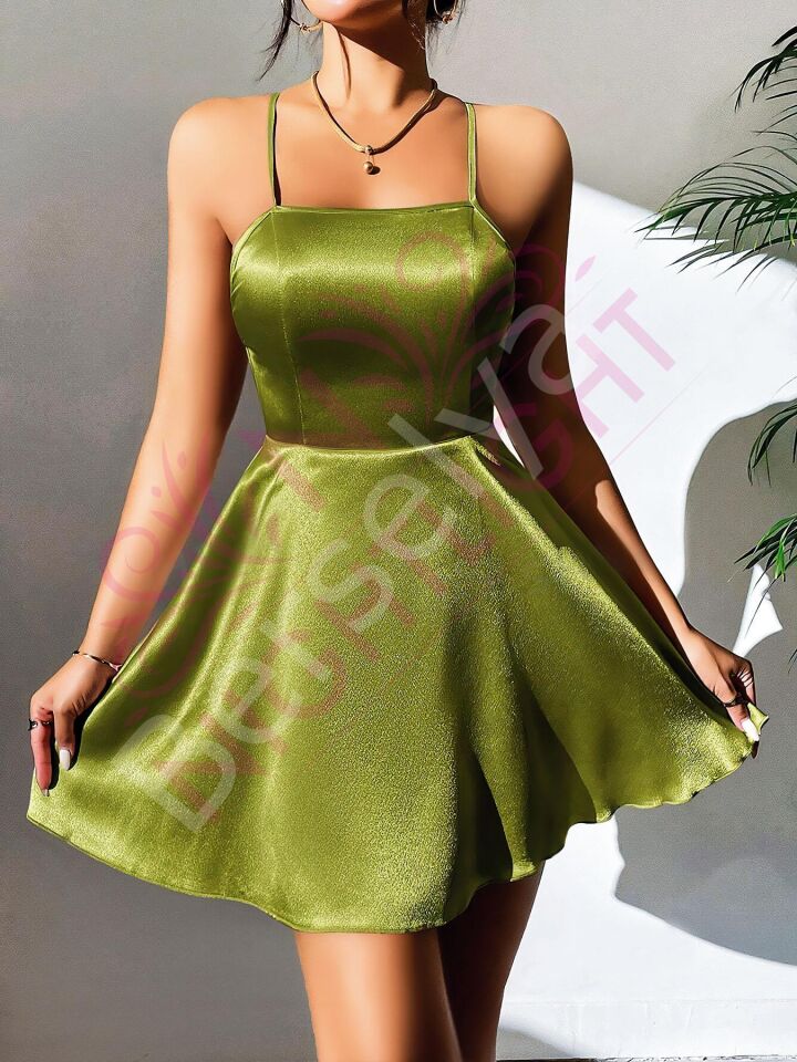 Nightlight Derin Sırt Dekolteli Fantazi Yeşil Mini Gecelik