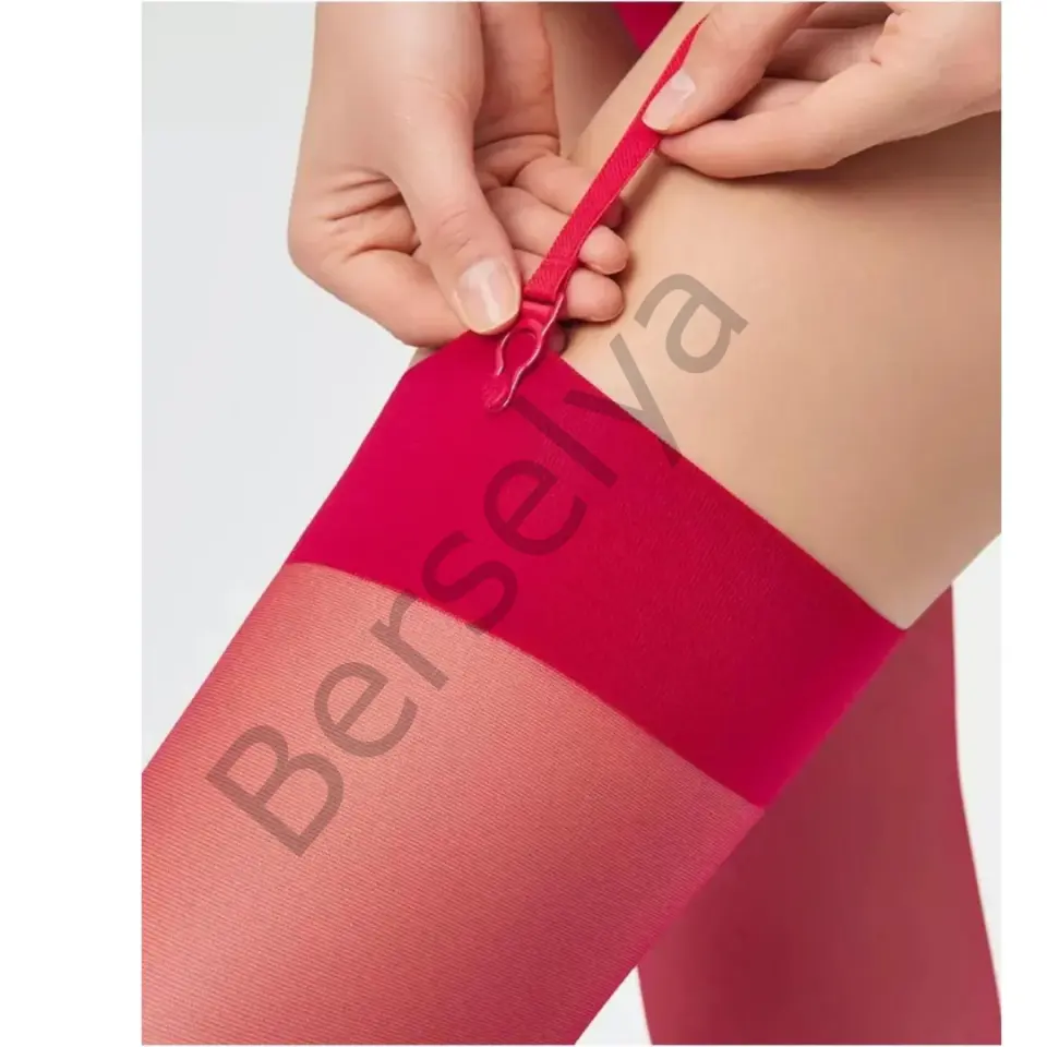 Kadın Kırmızı Düz Jartiyer Çorabı