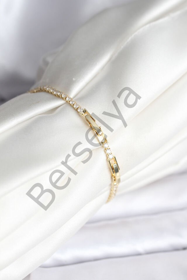 Yıldız Model Zirkon Taşlı Gold Renk Pirinç Su Yolu Kadın Bileklik