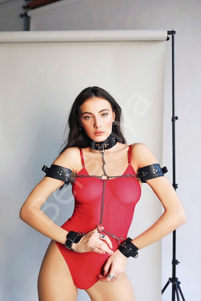 Zincirli Kelepçe Ve Tasmalı Harness