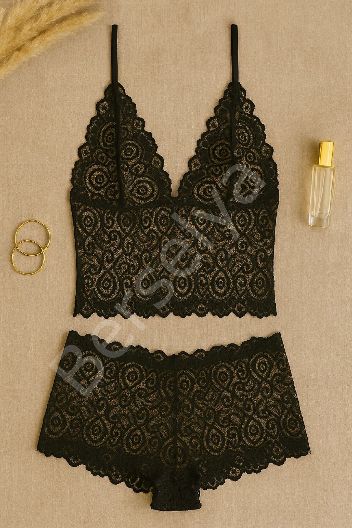 Kadın Siyah Dantel Bralet Şort Takımı – Şık, Zarif Ve Feminen İç Giyim