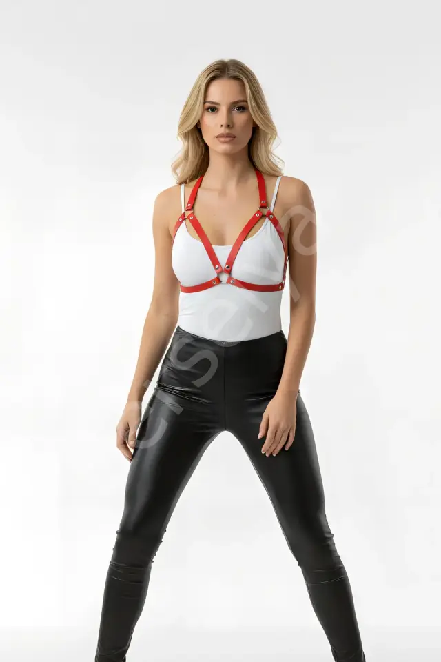 Kırmızı Göğüs Harness Suni Deri Zımba Detaylı - Brf25