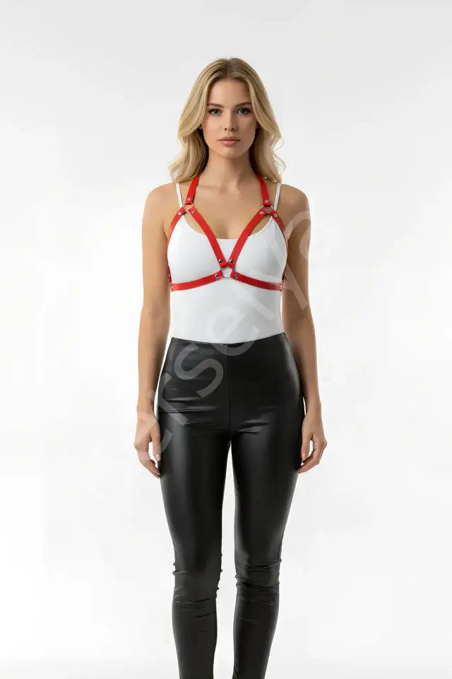 Kırmızı Göğüs Harness Suni Deri Zımba Detaylı - Brf25