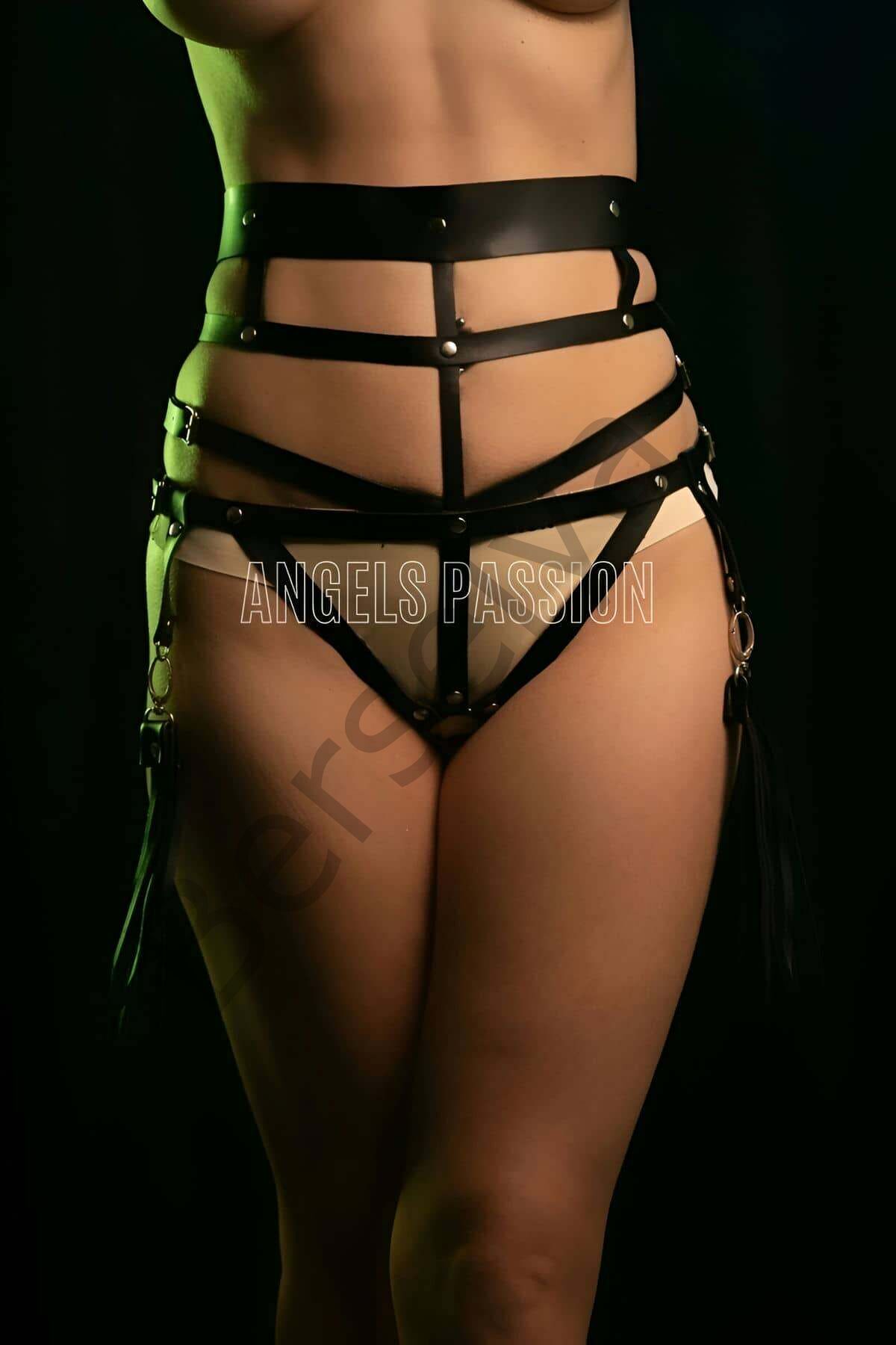 Püskül Detaylı Siyah Deri Fantazi Külot Harness