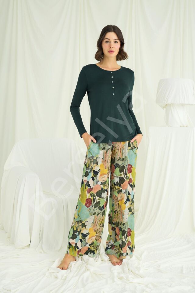 Çiçek Ve Yaprak Desenli Pijama Takımı