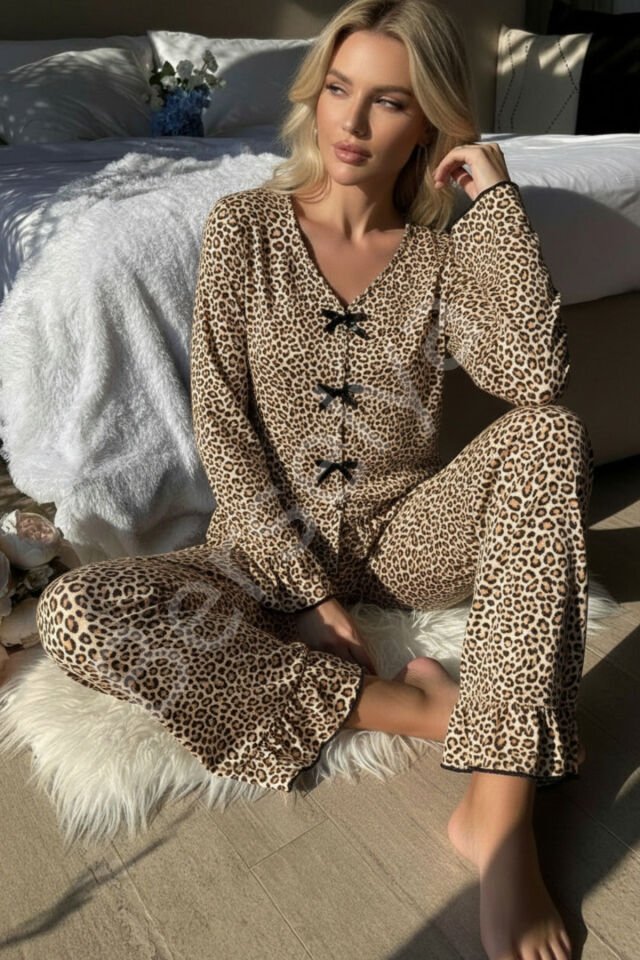 Kadın Uzun Kollu Leopar Desenli Fiyonklu Ev Giyim Pijama Takımı