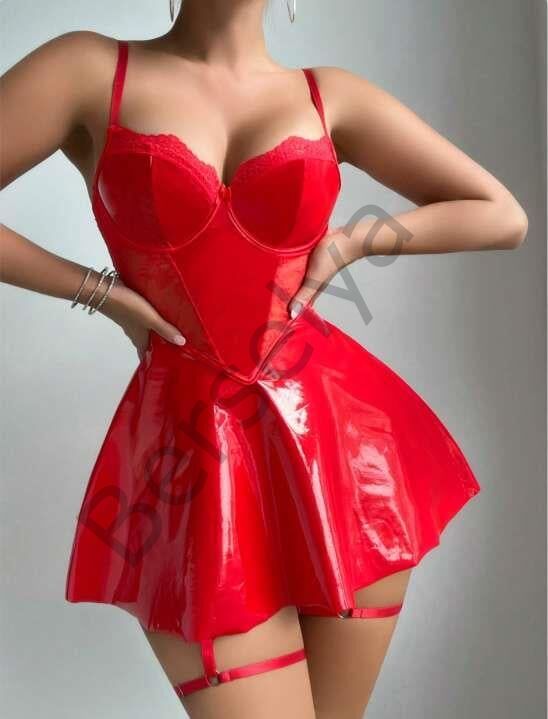 Kırmızı Parlak Deri Şık Bacak Bantlı Fantezi Club Elbise