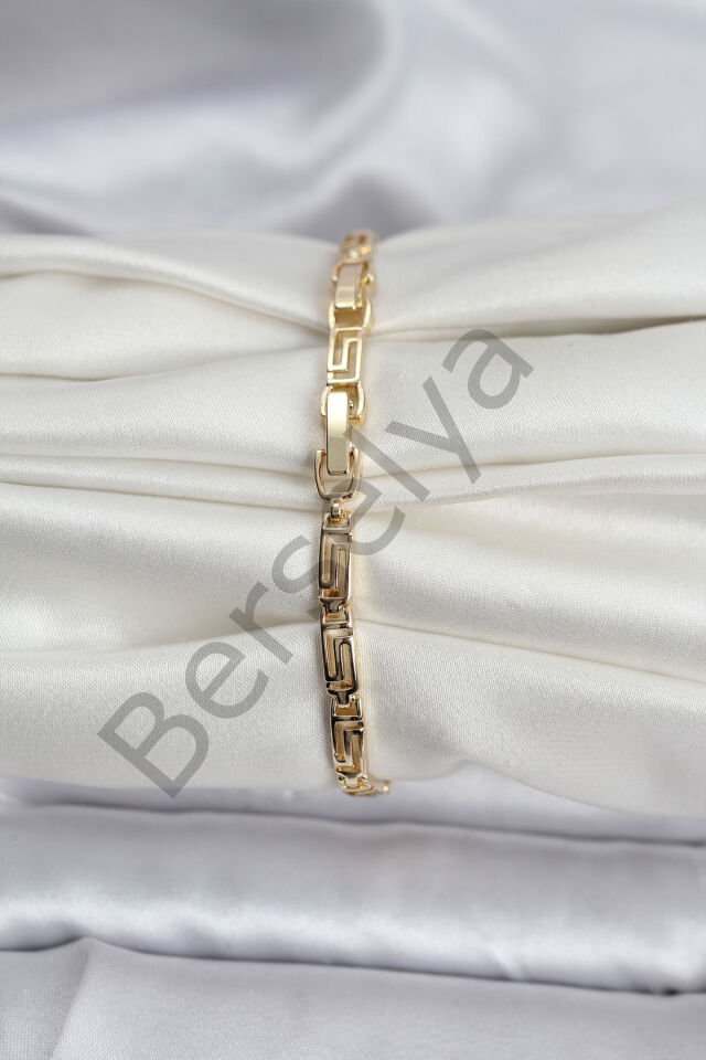 14K Gold Renk Kaplama Zirkon Taşlı Baget Model CM Kadın Bileklik