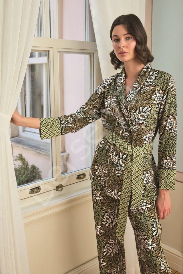 Çiçek Yaprak Ve Etnik Desenli Pijama Takımı