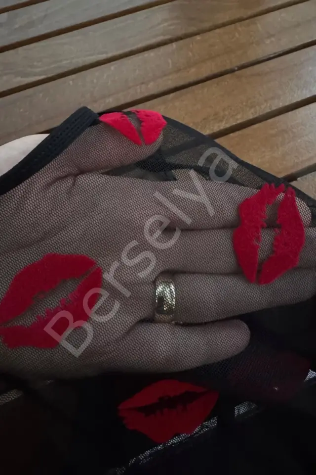 Öpücük Desenli Transparan Siyah Fantazi İç Giyim Tm1385