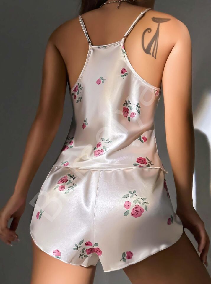 Kadın Ekru Gül Desenli Askılı Dantel Üst Pijama Takımı 2222