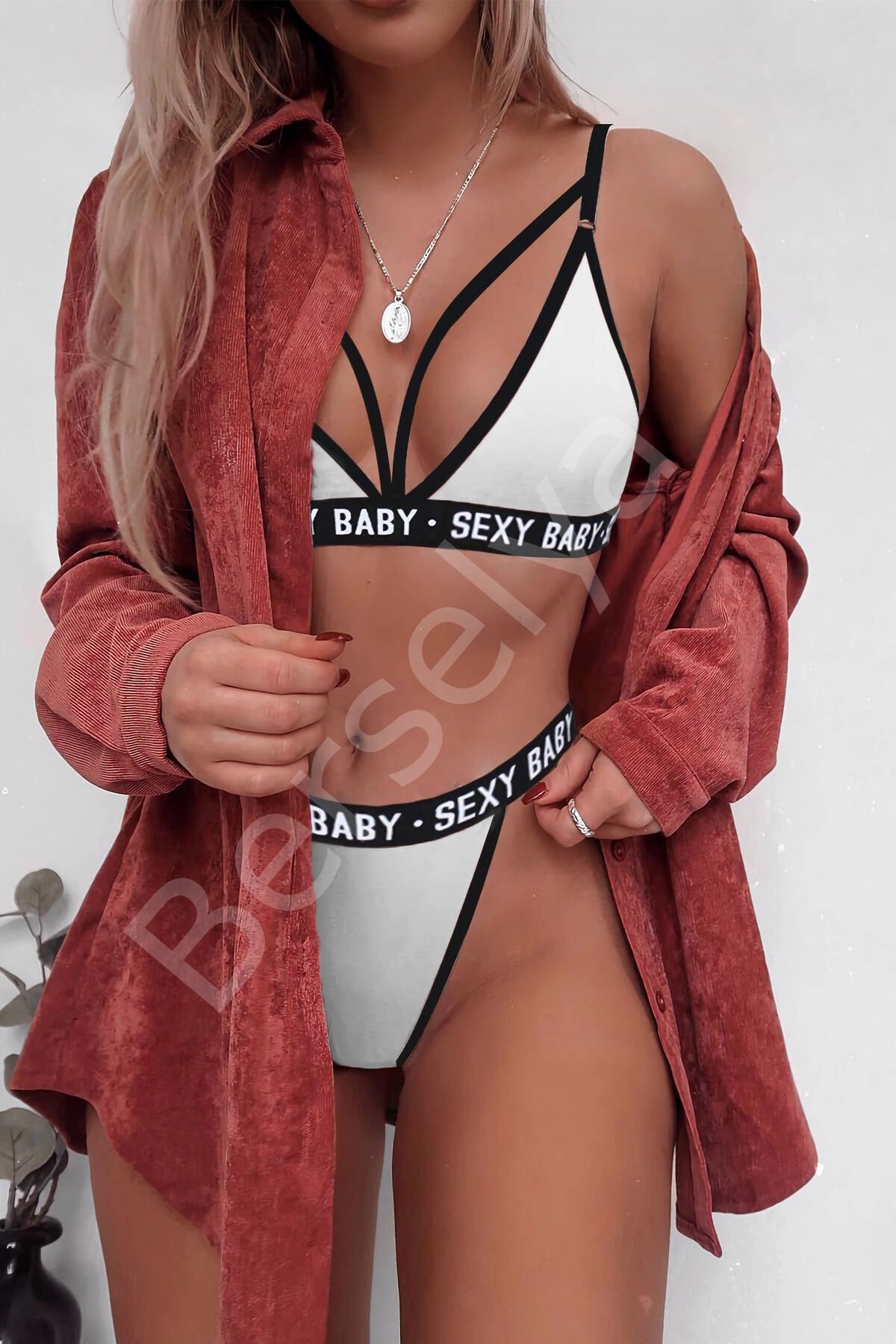 Kadın Beyaz Yazı Detaylı Ipli Sütyen Takımı