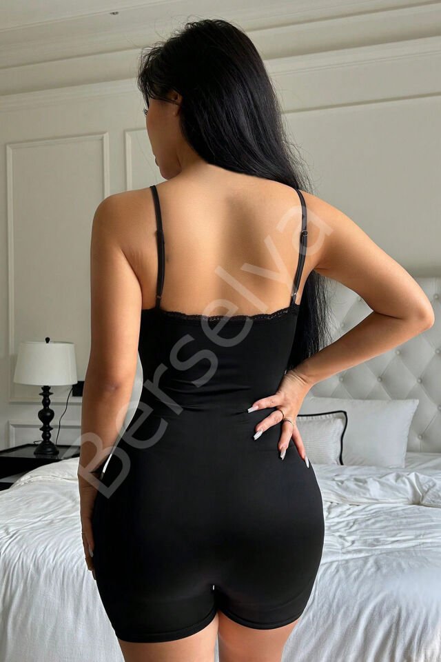 Kadın Siyah İp Askılı Göğsü Dantel İşlemeli Slim Tulum Gecelik