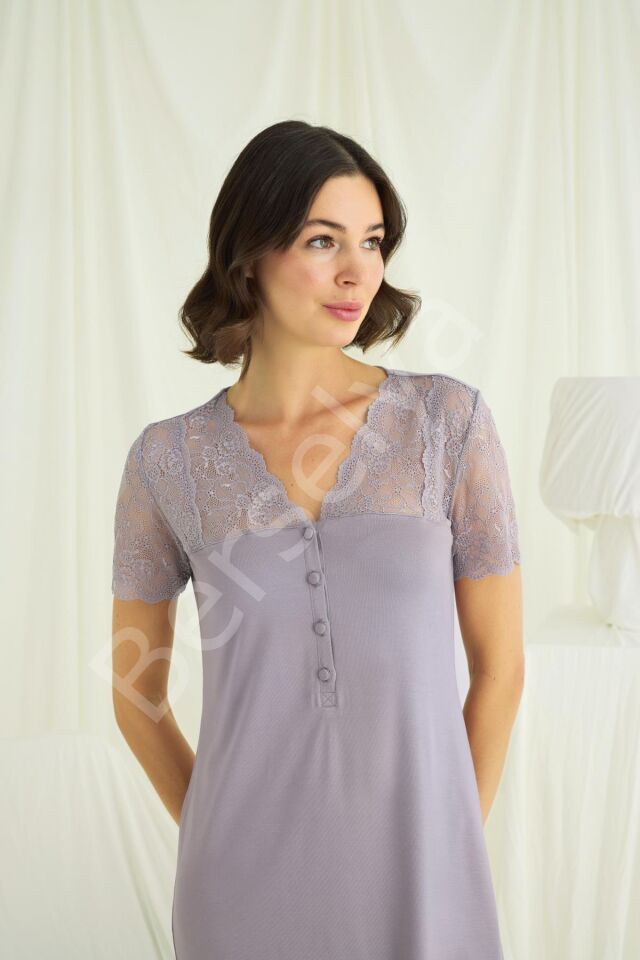 Yakası Kolu Ve Omzu Ve Eteği Dantelli Önü Düğmeli Gecelik