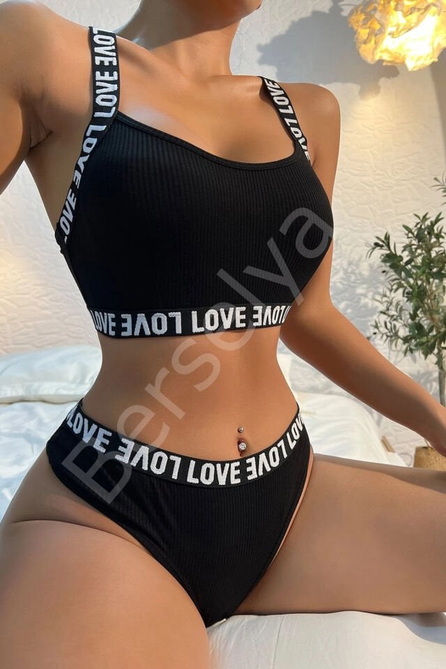 Kadın Siyah Çapraz Sırt Ve Love Yazı Detaylı Iç Çamaşır Takımı