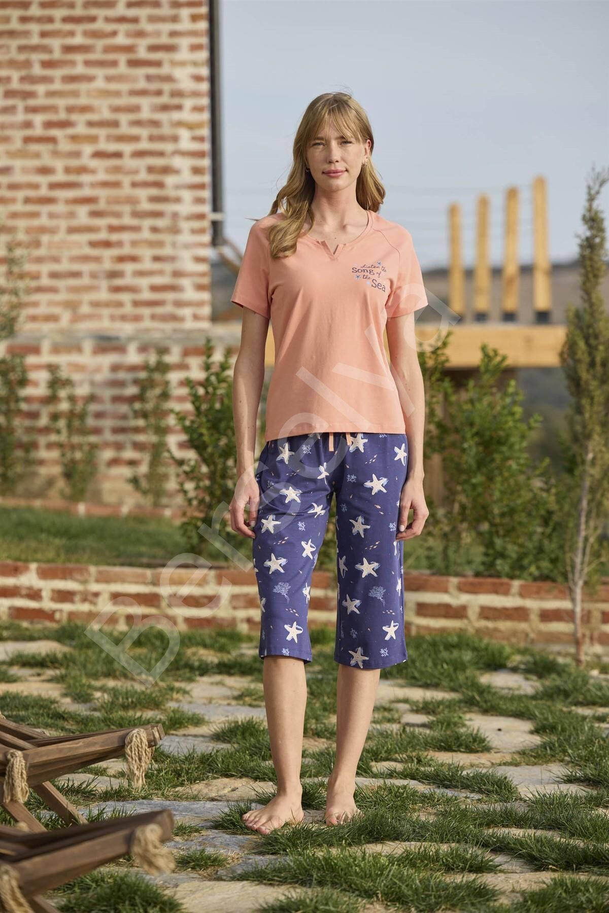 Deniz Yıldızı Desenli Ve Baskılı Önü Düğmeli ''listen The Song Of The Sea'' Kapri Takımı