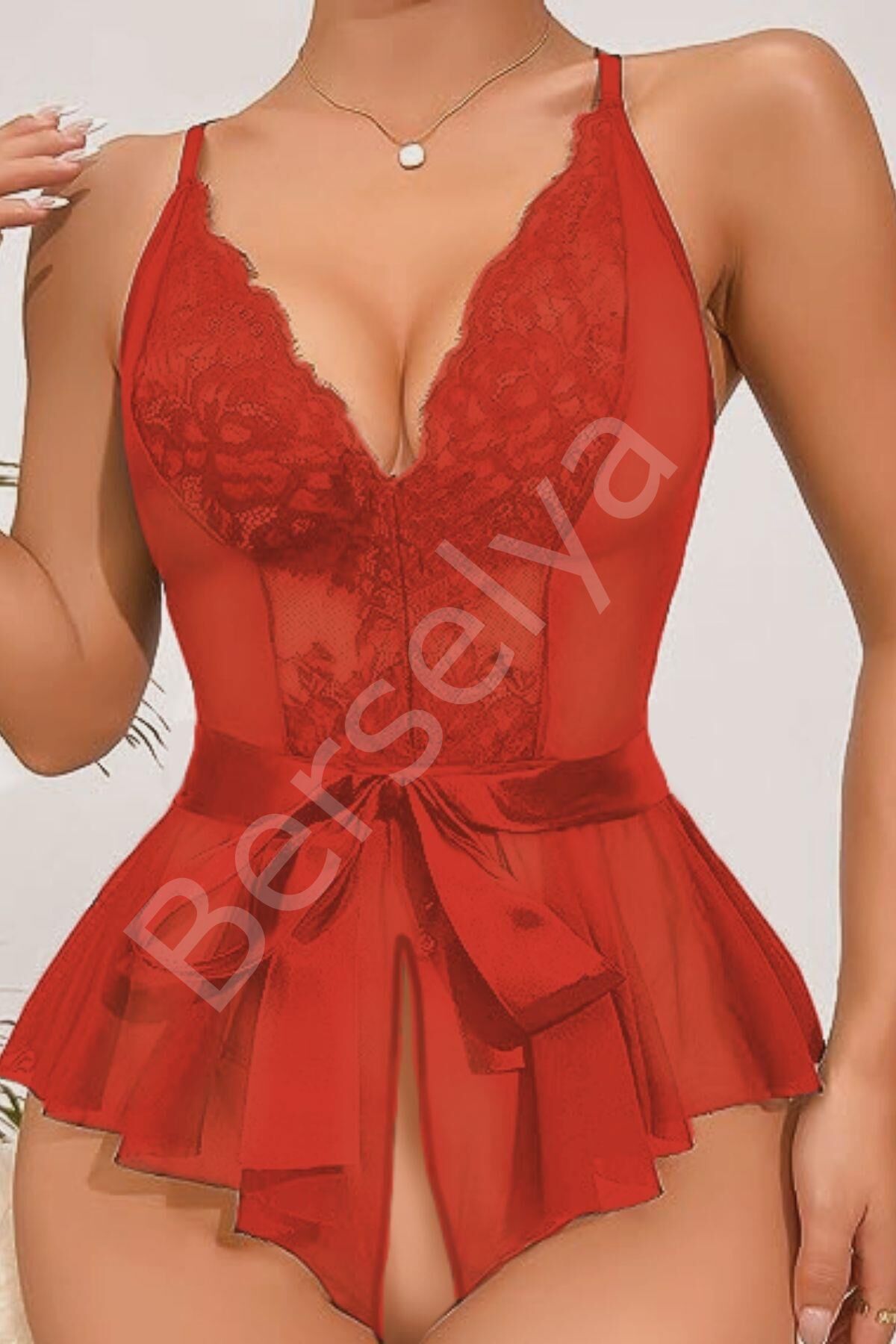 Kırmızı Özel Bölgesi Açık Kuşaklı Gecelik 15053