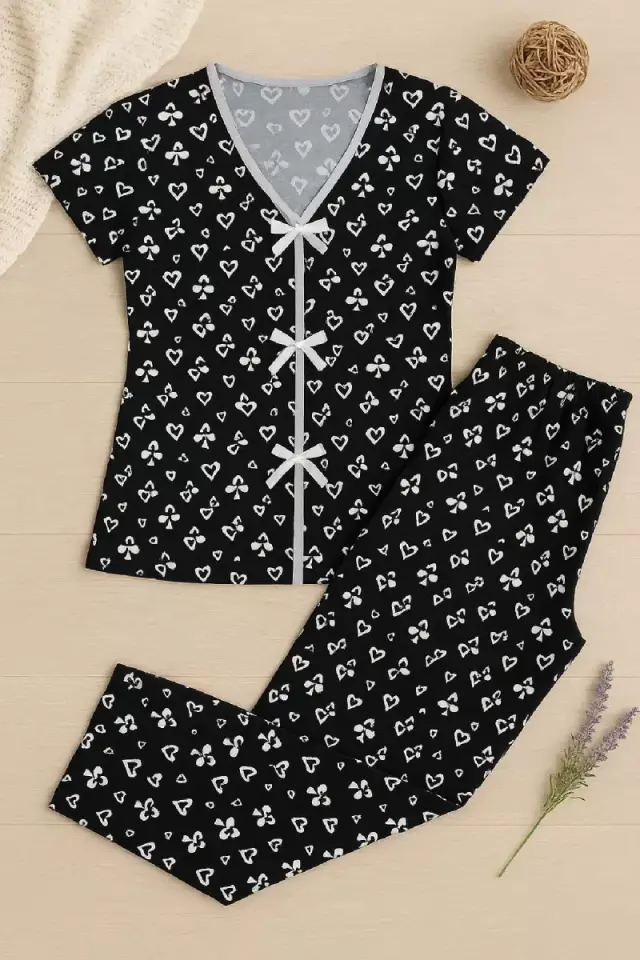 Kadın Siyah Beyaz Kalp Desenli Kısa Kollu Şık Pijama Takımı
