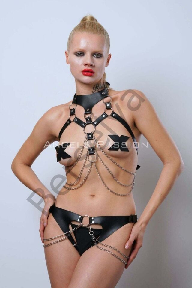 Göğsü Ve Ağı Açık Kelepçeli Fantazi Külot Harness Takım - Brf1067