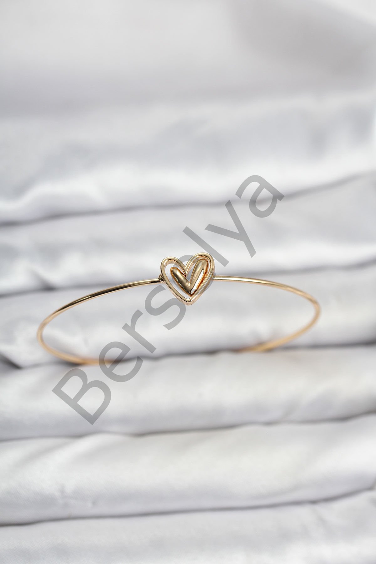 Kalp Model Gold Renk Bileklik