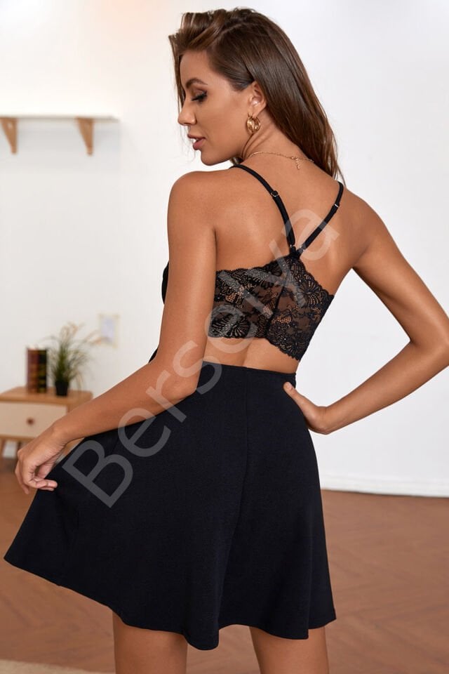 Kadın Siyah İp Askılı, Sırtı Ve Göğsü Dantel Detaylı Şık Gecelik