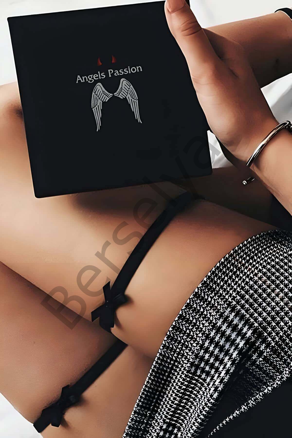 Fiyonklu Seksi Bacak Bandı - Brf268