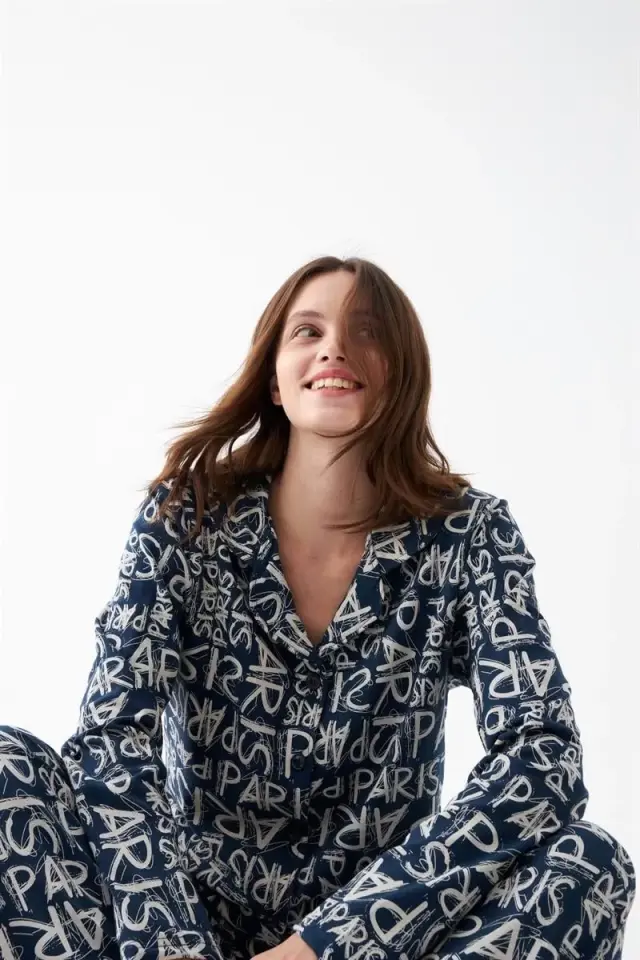 Kadın Lacivert “paris” Yazı Desenli Düğmeli Pamuklu Pijama Takımı