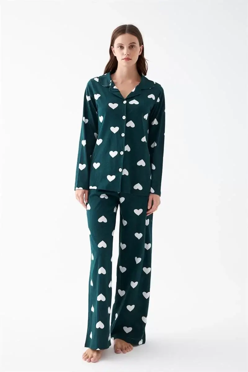 Kadın Zümrüt Yeşili Kalp Desenli Düğmeli Pamuklu Pijama Takımı