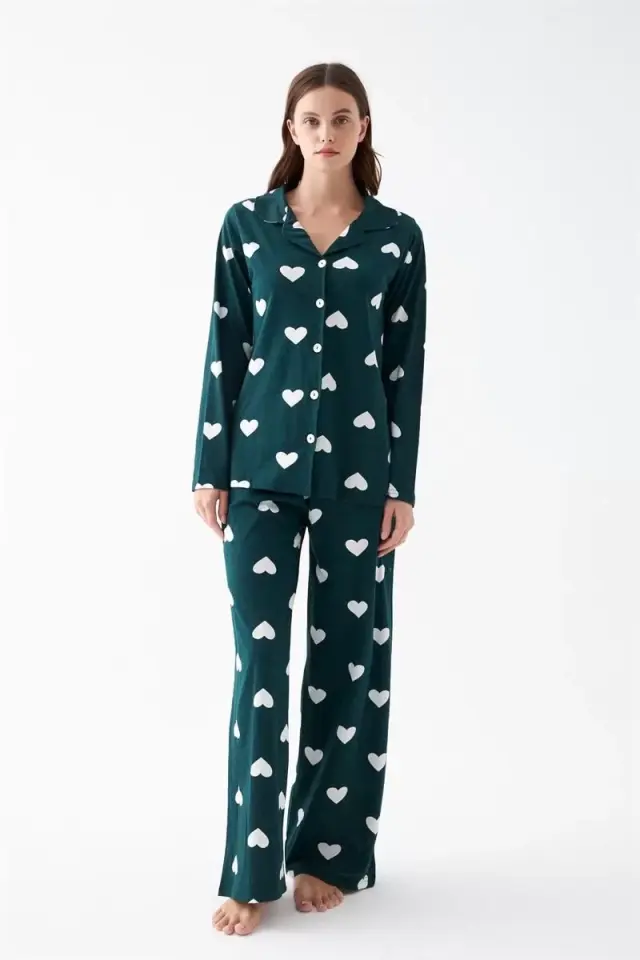 Kadın Zümrüt Yeşili Kalp Desenli Düğmeli Pamuklu Pijama Takımı