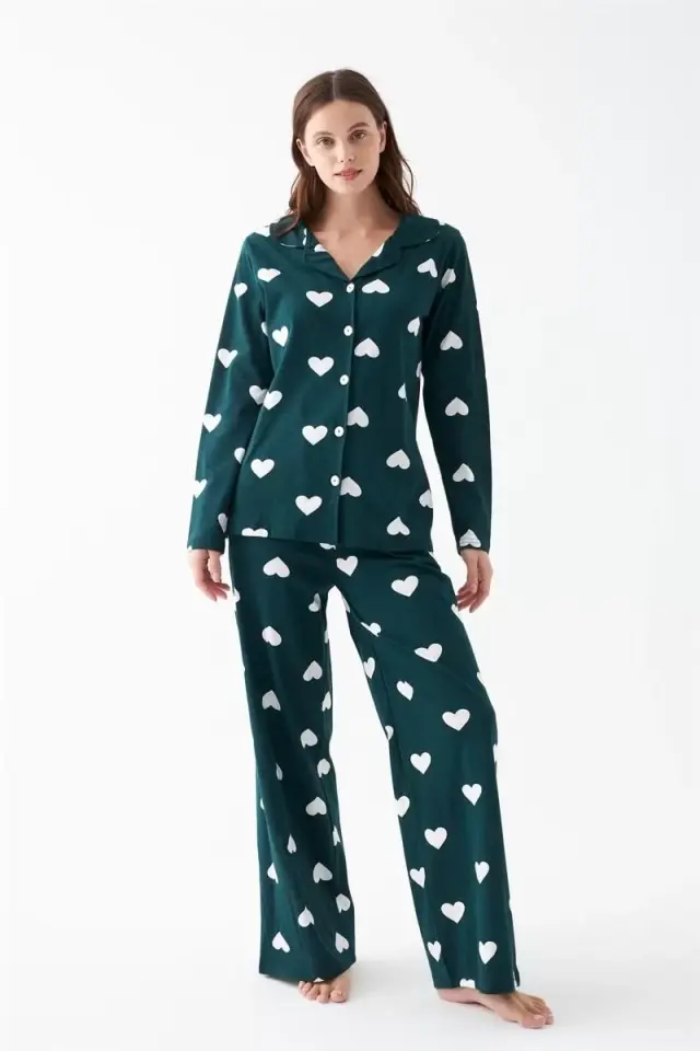 Kadın Zümrüt Yeşili Kalp Desenli Düğmeli Pamuklu Pijama Takımı