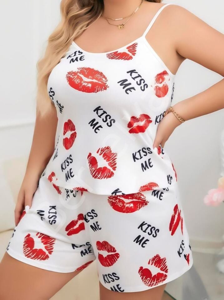 Büyük Beden Kiss Me Öpücük Desen Pamuklu Şortlu Pijama Takımı