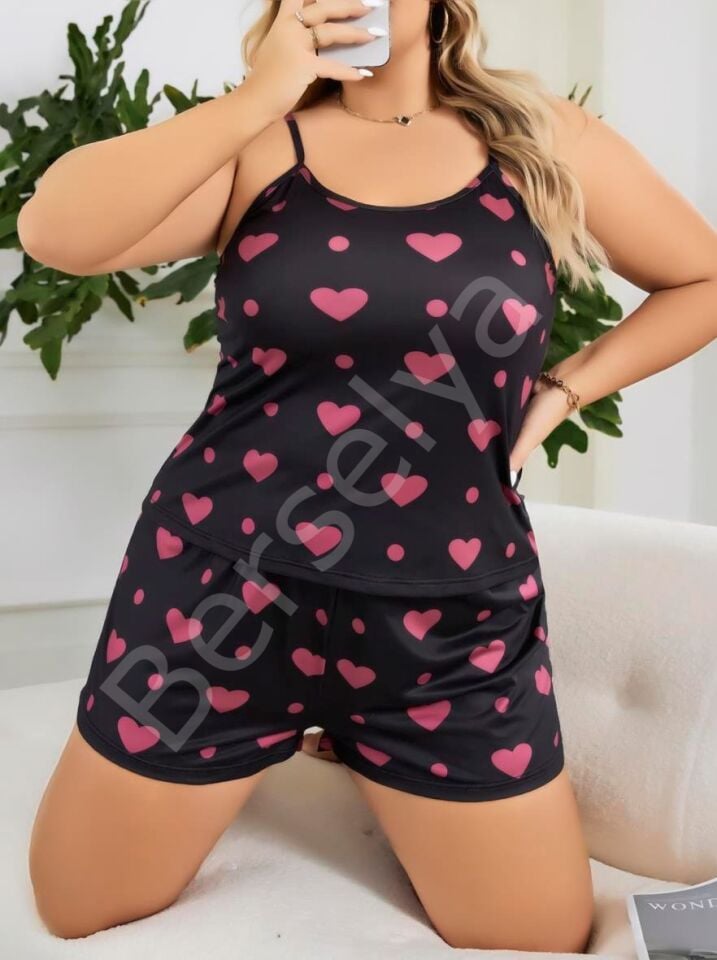 Büyük Beden Siyah Kalp Desen İnce Askılı Pamuklu Şortlu Pijama Takımı