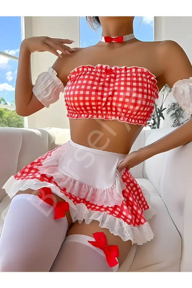 Kırmızı Etekli Gecelik