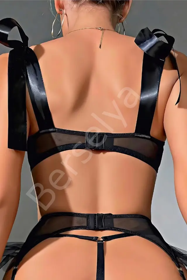 Jartiyerli Siyah Gecelik