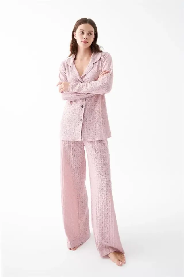 Kadın Pembe Önden Düğmeli Rahat Kesim Pijama Takımı – Günlük Ev Giyim Seti
