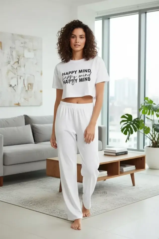 Kadın Beyaz Baskılı Crop T-shirt Pantolon Takım Rahat Günlük Kombin 2’li Set