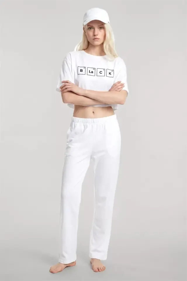 Kadın Beyaz Baskılı Crop T-shirt Pantolon Takım Rahat Günlük Spor Şık İkili Set