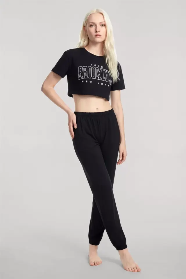 Kadın Siyah Crop T-shirt Pantolon Takım Rahat Günlük Spor Şık İkili Set