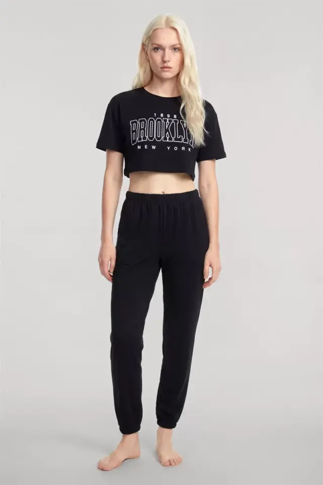 Kadın Siyah Crop T-shirt Pantolon Takım Rahat Günlük Spor Şık İkili Set