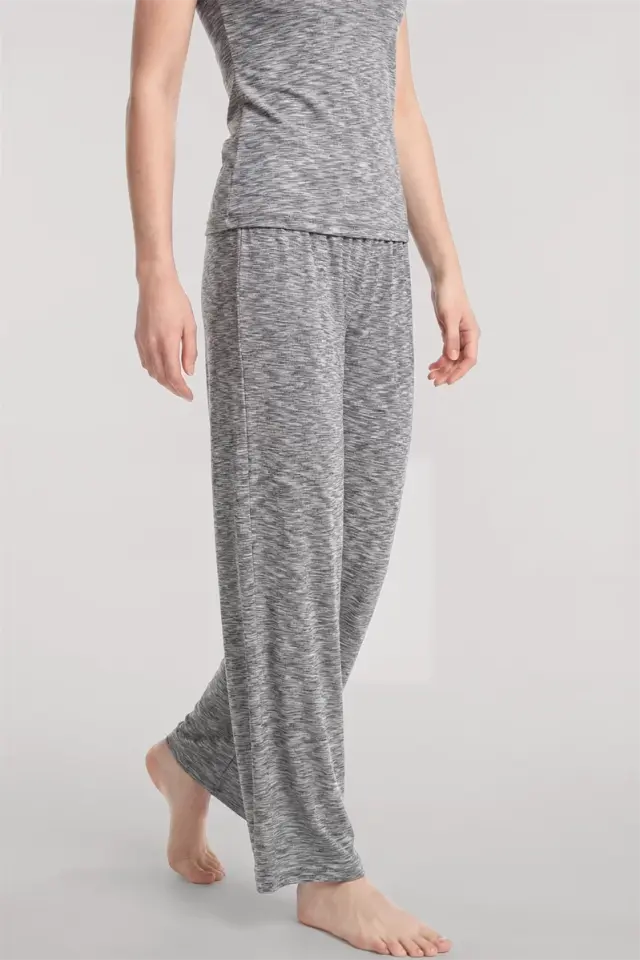 Kadın Gri V Yaka Yumuşak Dokulu Pijama Takımı Rahat Günlük Ev Giyim Seti