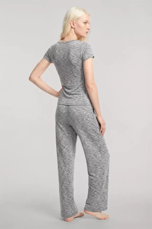 Kadın Gri V Yaka Yumuşak Dokulu Pijama Takımı Rahat Günlük Ev Giyim Seti