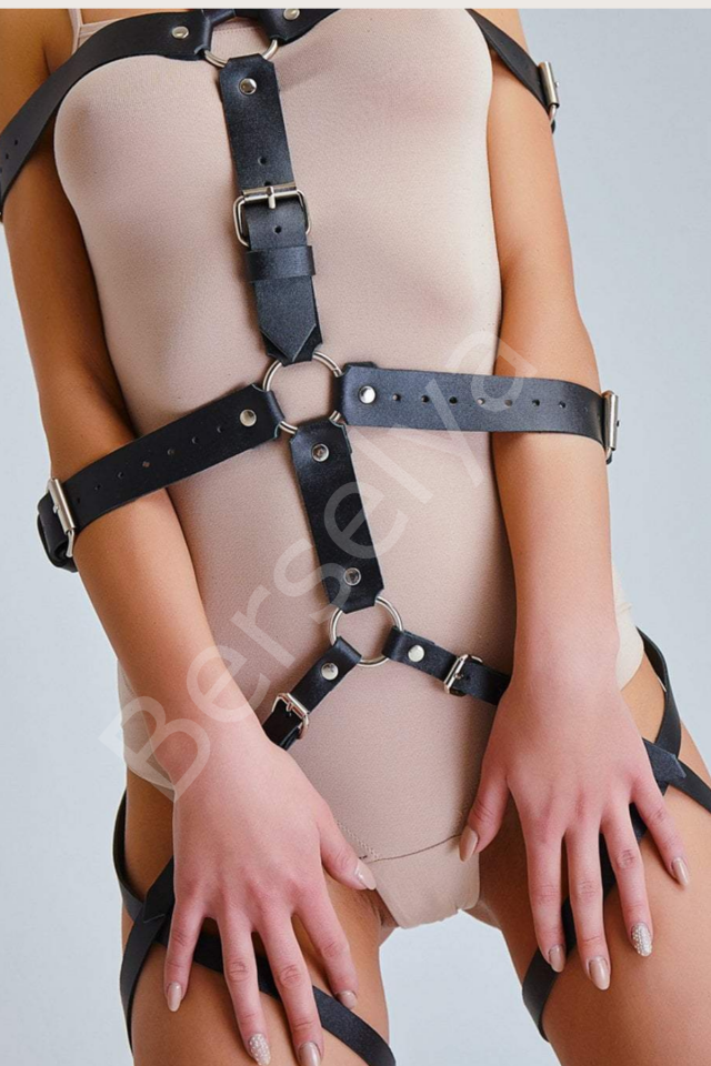 Önden Ve Arkadan Bağlamalı Deri Fantezi Sexi Harness Premium Model 800747