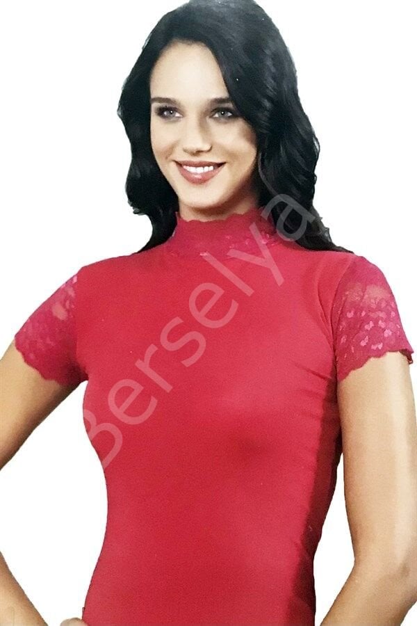 Şahinler Kadın Boğazdan Yarım Kol Atlet B408