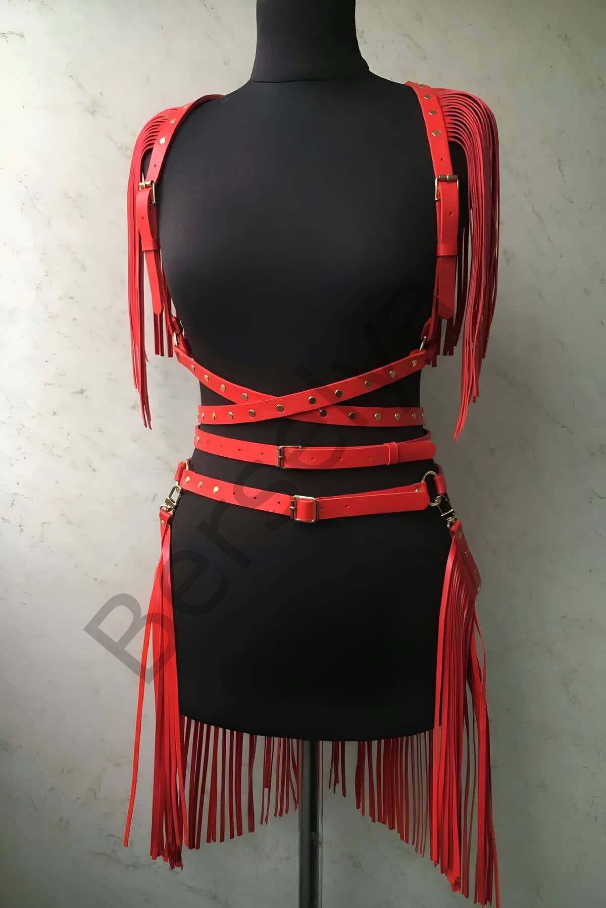 Püskül Detaylı Şık Kırmızı Deri Etek - Ceket Takım, Deri Etek Ve Ceket Takım - Brf1005