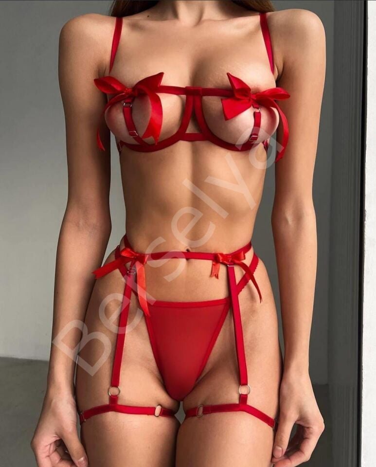 Özel Tasarım Kırmızı Kurdela Detaylı Jartiyerli Fantezi Sütyen String Takımı