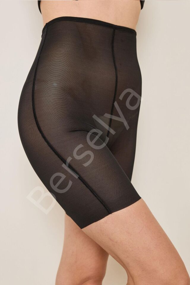 Siyah Paçalı Şort Korse