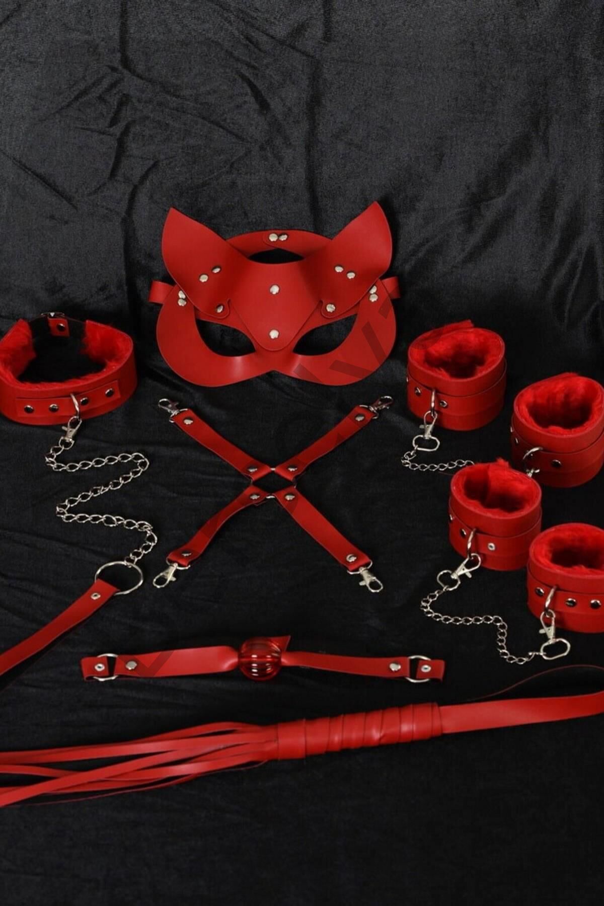 Kırmızı İçi Tüğlü Maske,kol,bacak,ağız Topu,kırbaç,tasma Set 700938