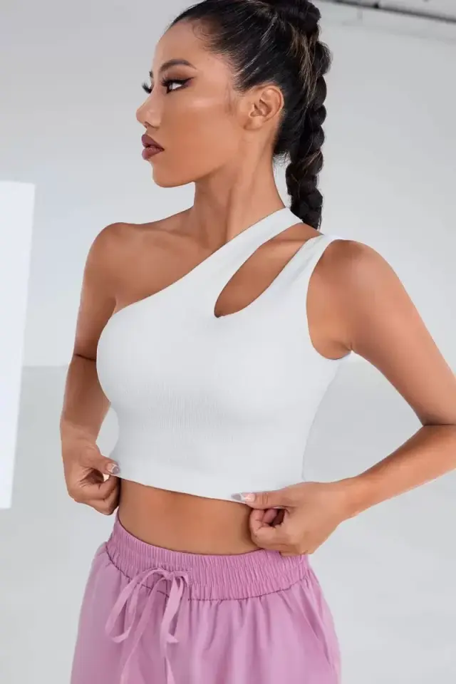 Kadın Beyaz Modern Fit Tek Omuz Cut Out Detaylı Crop Top Bluz