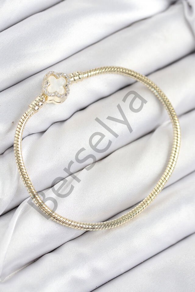 Pirinç Charm Zirkon Taşlı Yonca Model Gold Renk Kadın Bileklik